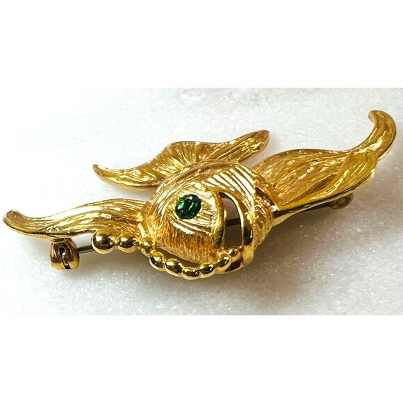 VTG Krementz Gold Overlay Angel Fish Green Gem eye maker signed twice 1.75" X 1" - Picture 2 of 9